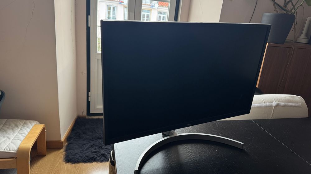 Monitor LG 27UL550-W 27” 4K UHD IPS HDR10 - Como Novo