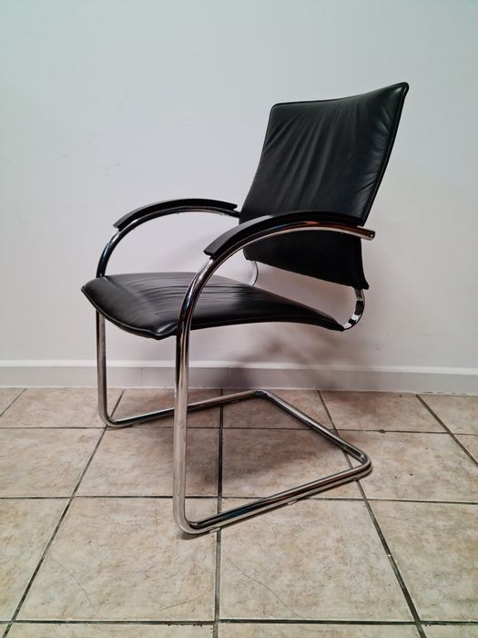 Fotel do biurka ,gabinetowy THONET ,skórzany,BAUHAUS,lata 70,mid-c