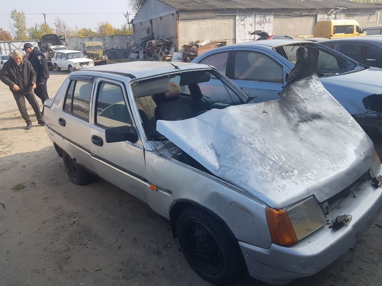 Дверь славута на запчасти