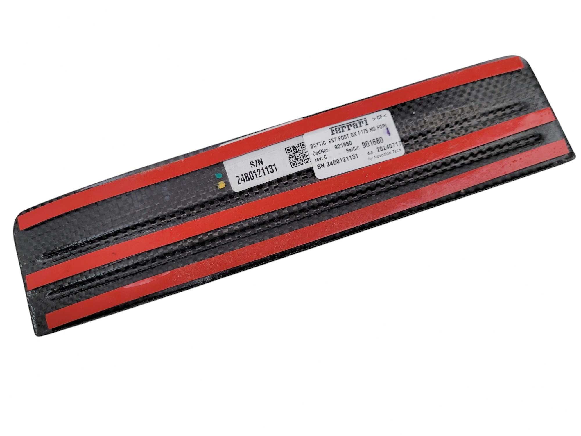 Ferrari Purosangue - listwa progu próg Rear Outer Kickplate CARBON