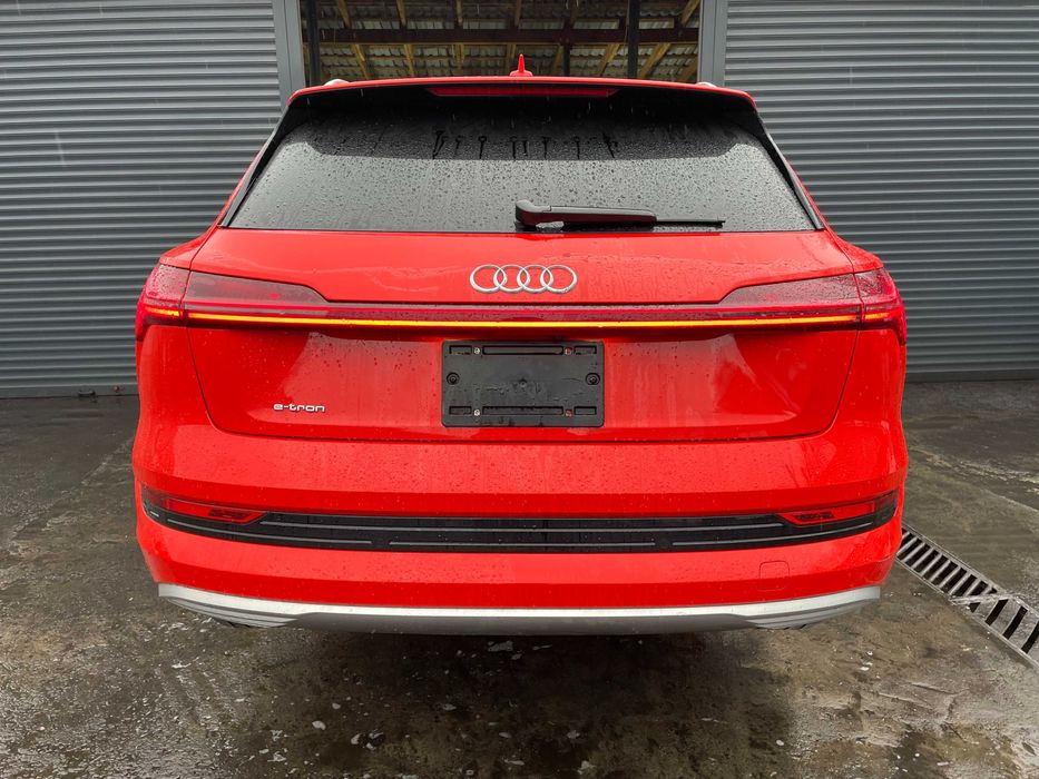 Разборка Audi E-Tron бампер фара капот Розборка Ауді Є Трон Етрон