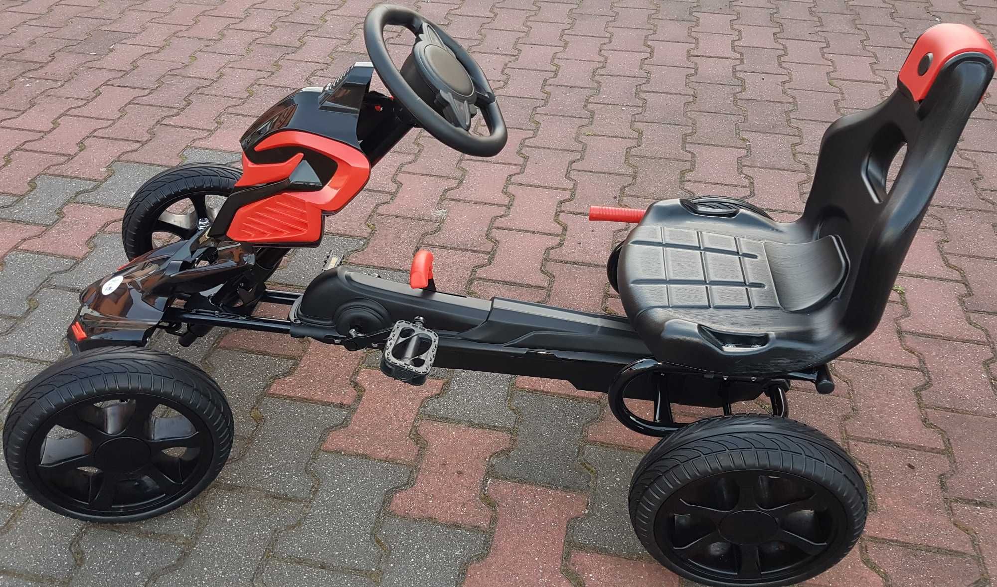 Gokart pojazd na cztery koła na pedały nie użyty 5-12 lat.
