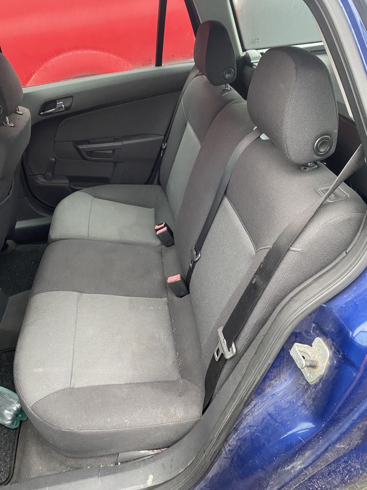 Салон,сидіння,сідушки передні,задні Opel Astra H