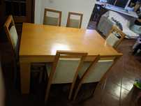 Mesa em madeira maciça