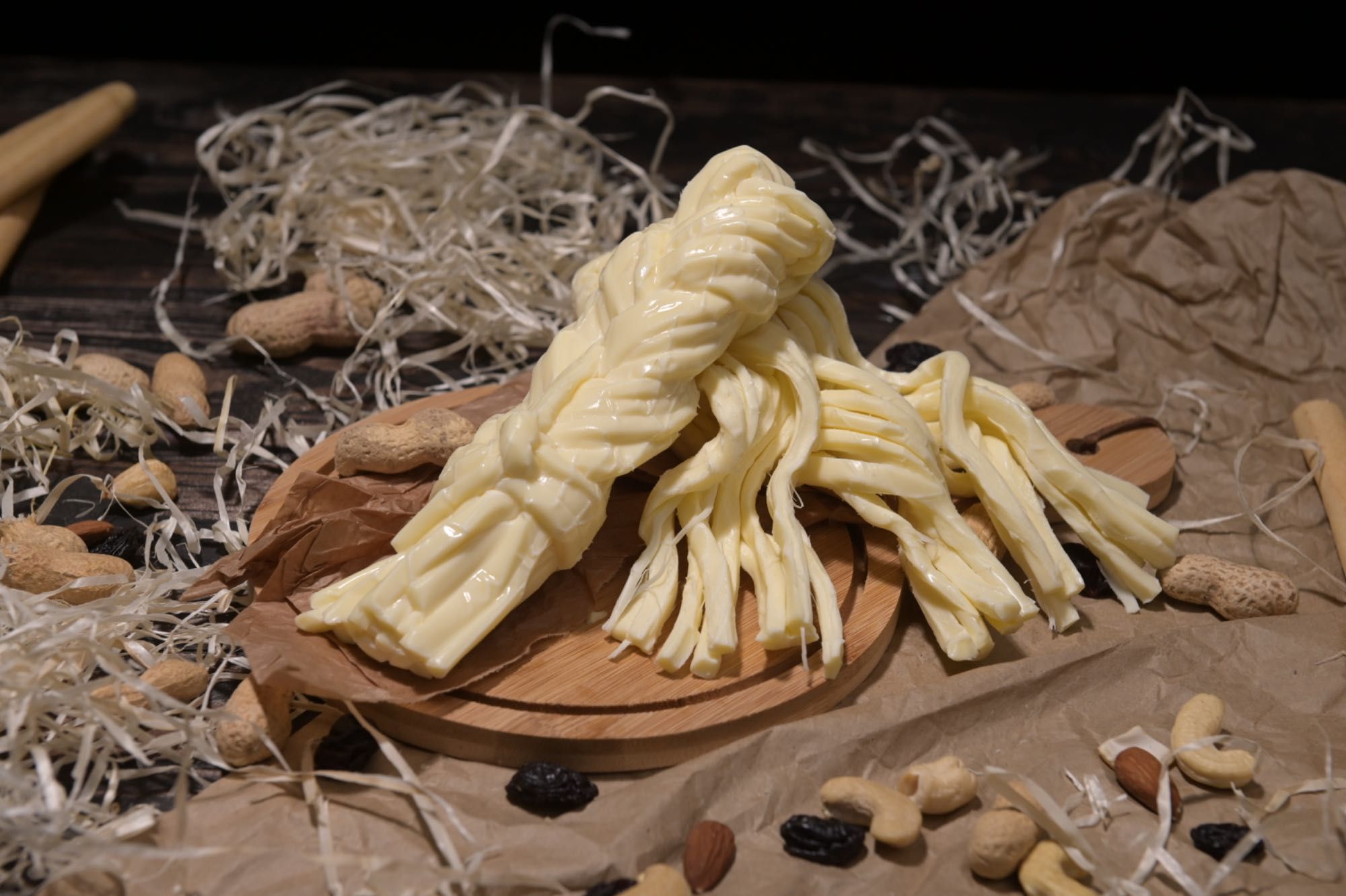 Сулугуні, косичка, бринза