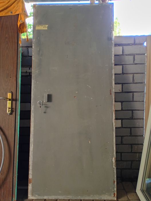 2Двери.Двері.(204х88;208х98.5см) входные металлические