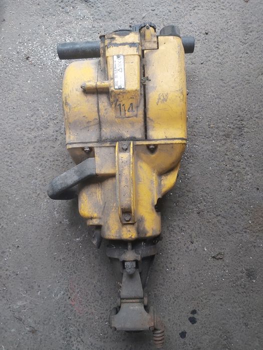 Відбійний молоток Pionjar