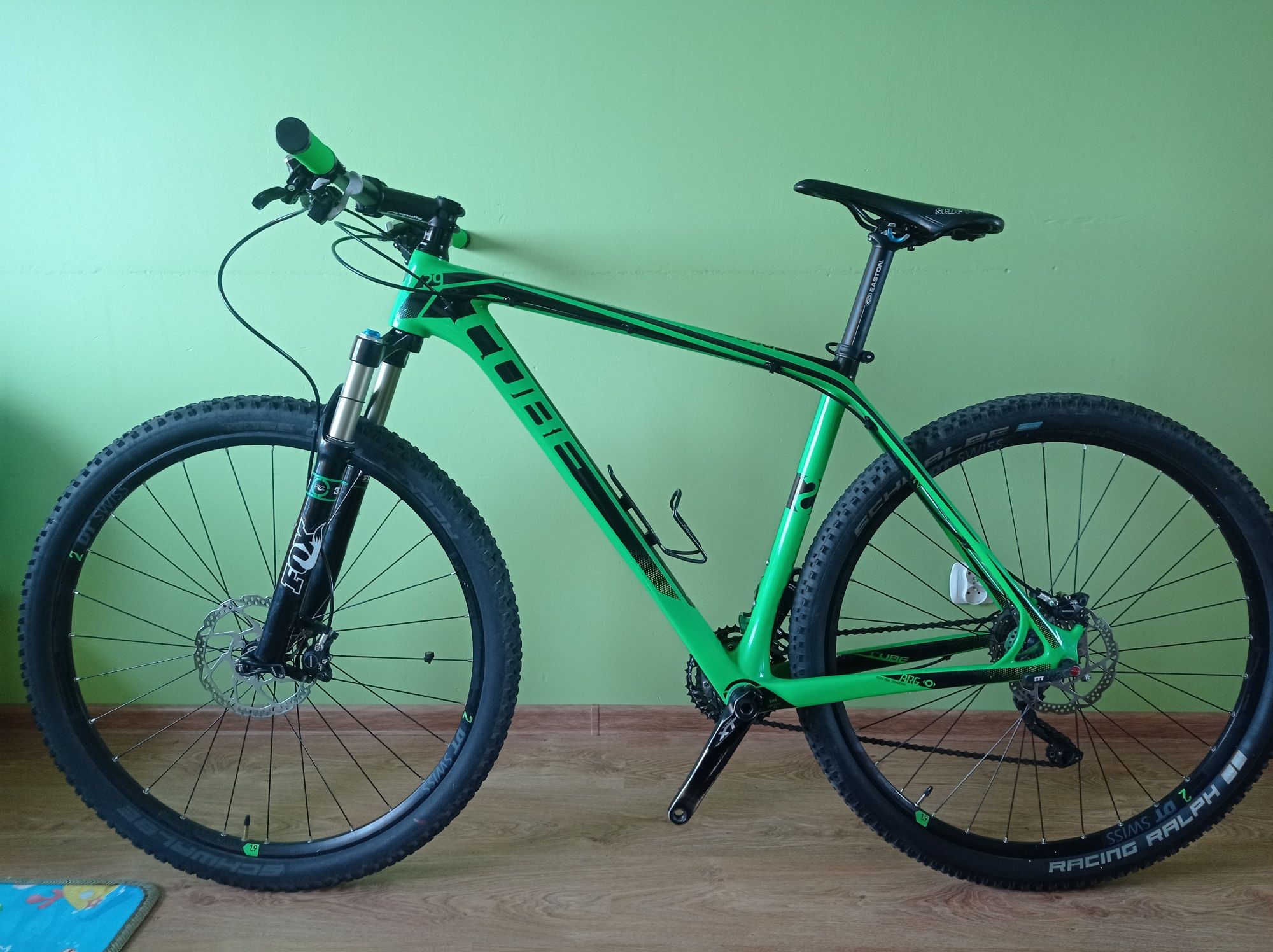 Cube Reaction full XT karbon carbon