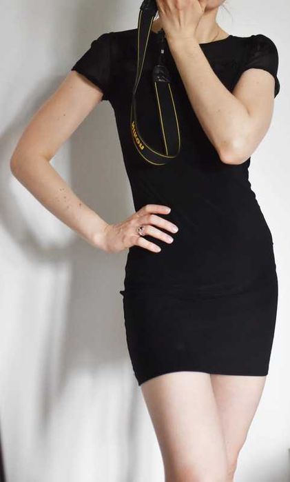 Mała czarna sukienka z koronką na plecach, S, 36