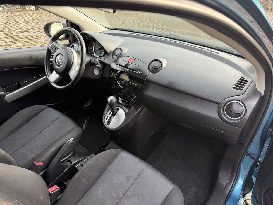 Mazda 2 AUTOMAT 1.5 ben , 5 drzwi