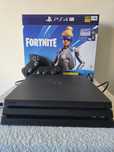 Vendo PS4 Pro 1TB + 2 comandos + 13 jogos