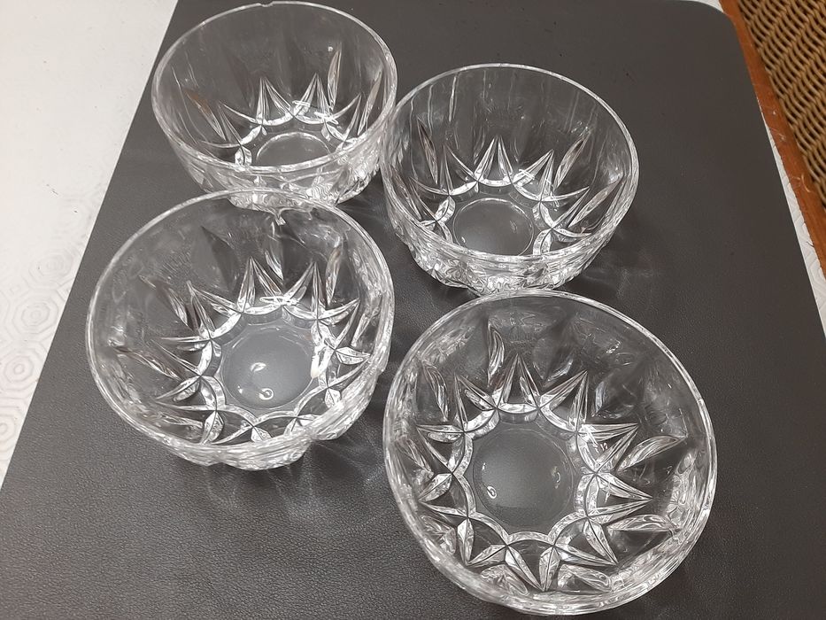Fruteira e 4 taças em cristal
