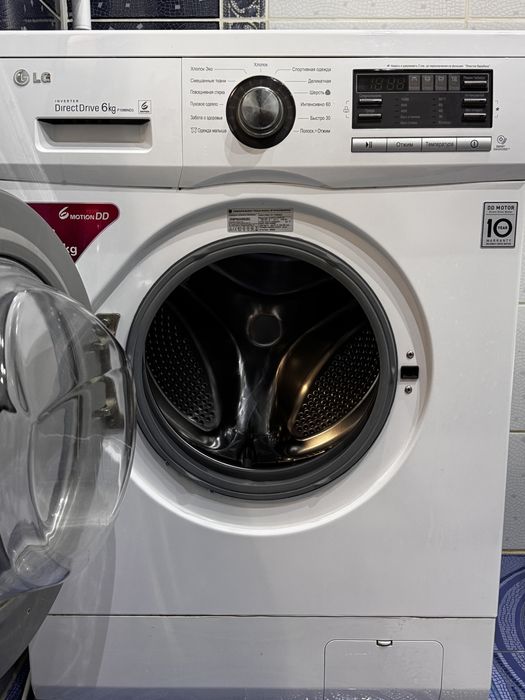 Продам вузьку фронтальну пральну машину LG F1096ND3 у хорошому стані