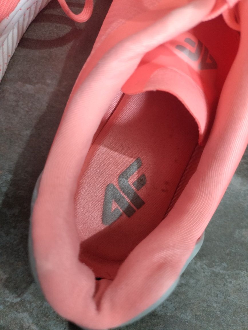 Adidasy 4F 40 26.5cm stan bardzo dobry