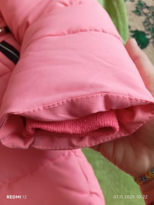 Зимова куртка на дівчинку