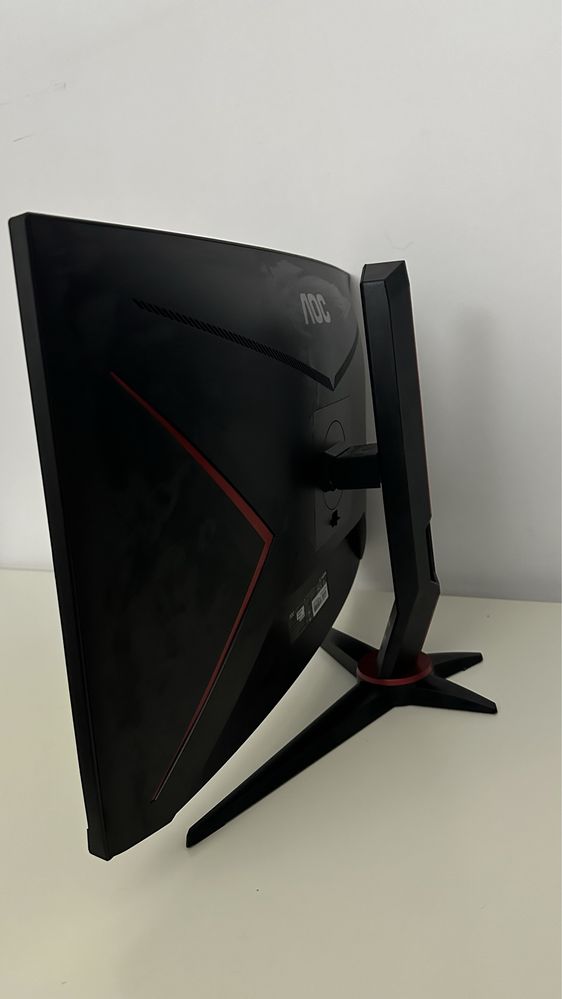 Monitor Gaming Curvo AOC 27” FHD 240hz 0.5ms