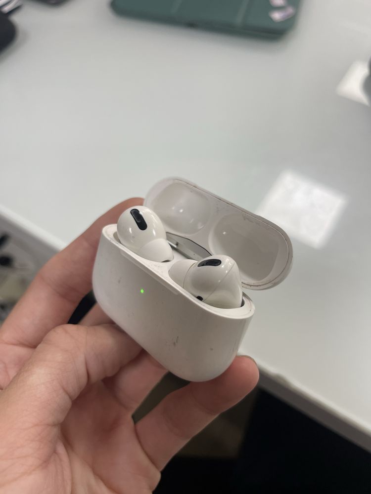 оригінальний кейс та навушники для airpods pro/оригінал/