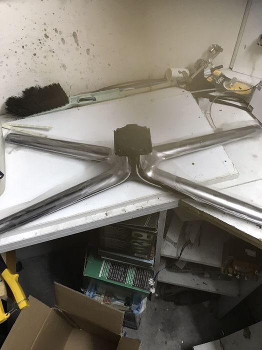 Bases ,Pés para tvs , material novo nunca montado .