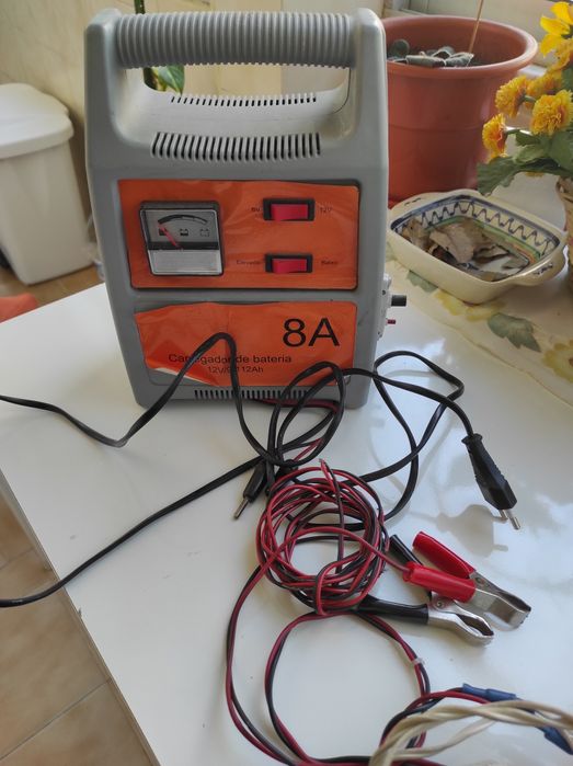 Carregador de baterias