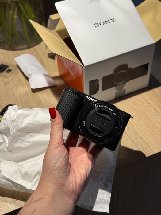 Продам Sony ZV-E10 — стан НОВОЇ! (Спалах у подарунок)
