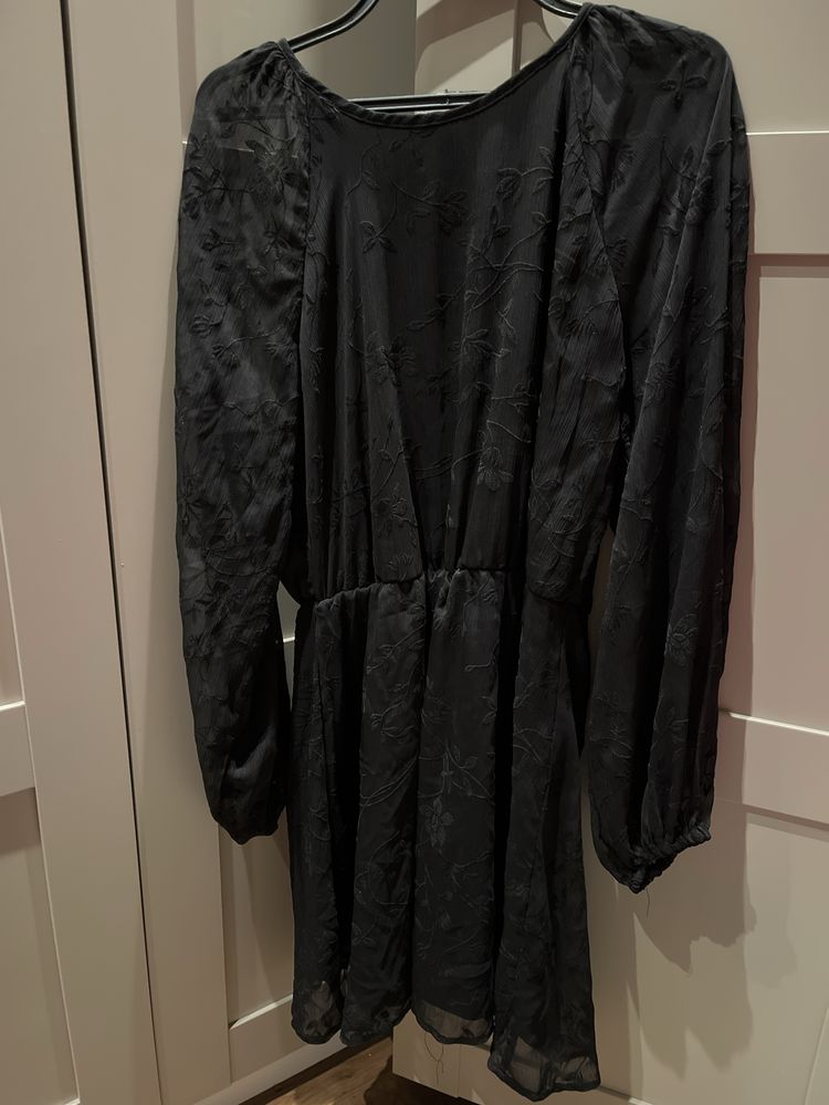 Sukienka mini Sinsay XL, ozdobne wyciecie na plecach