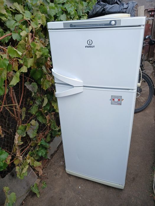 Продам холодильник InDeSIT рабочий