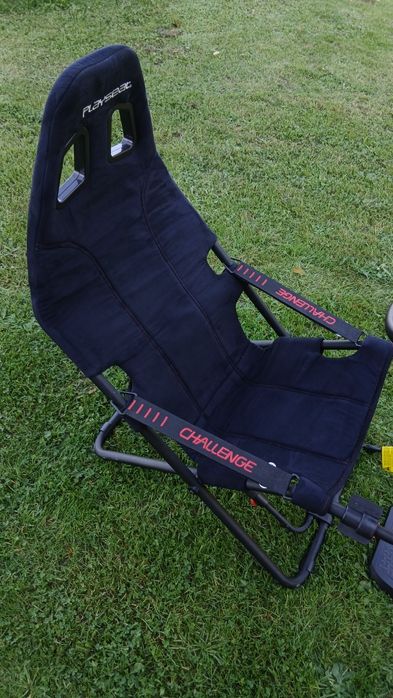 Zestaw do simracing fotel playseat + kierownica  thurstmaster tmx