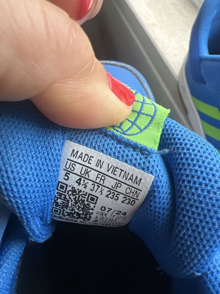 Ténis Adidas Tensaur tamanho 37 (como novos)