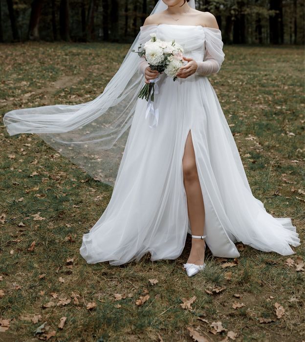 Корсетне весільне плаття з рукавами + фата у подарунок