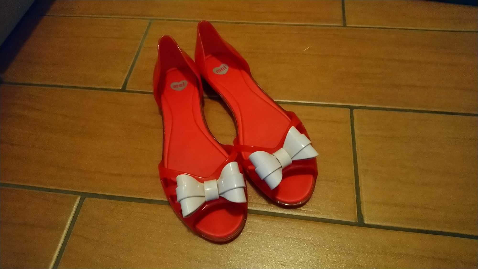 Melissa roz 38 sandałki