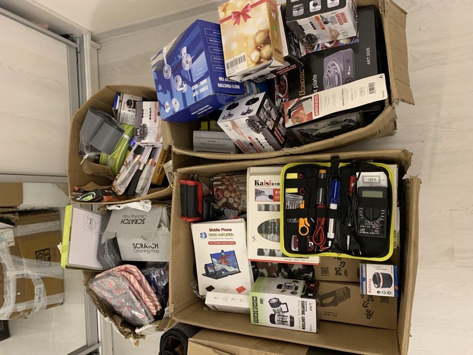 Лот електроніки та товарі для дому