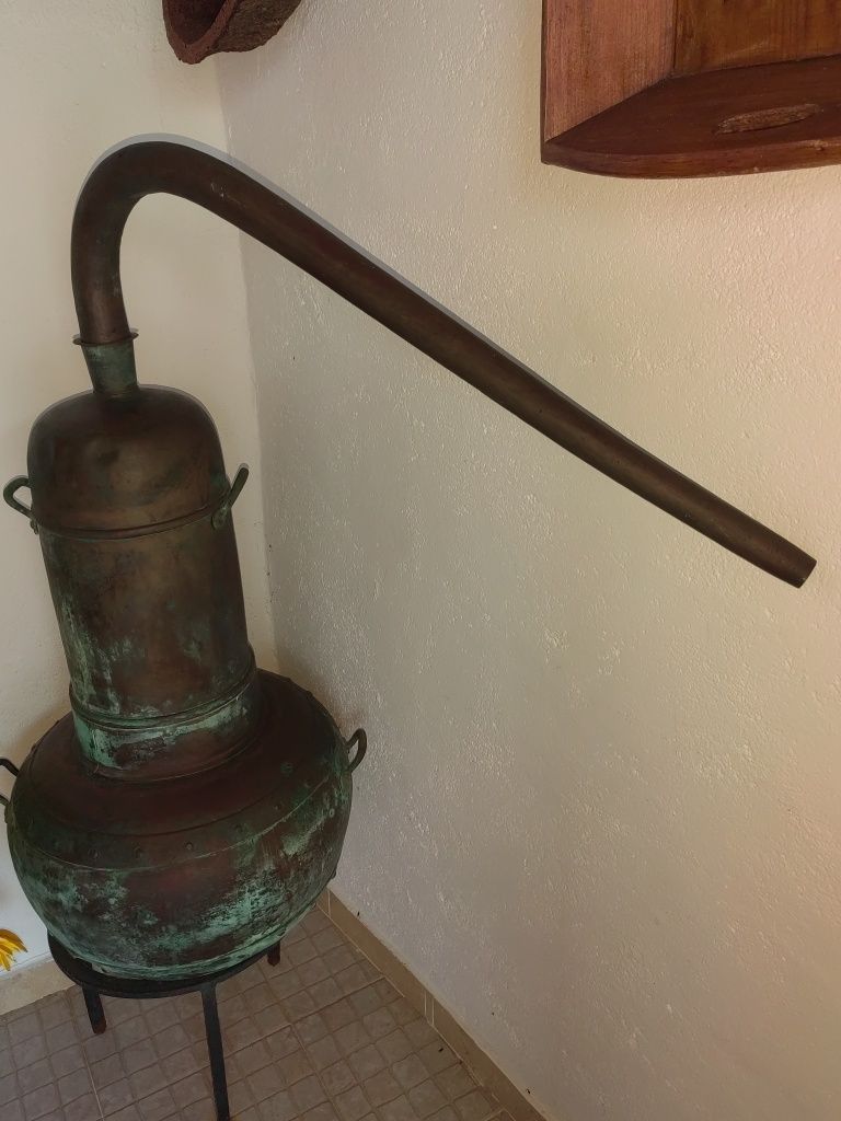 Alambique em cobre um pequeno e um Grande