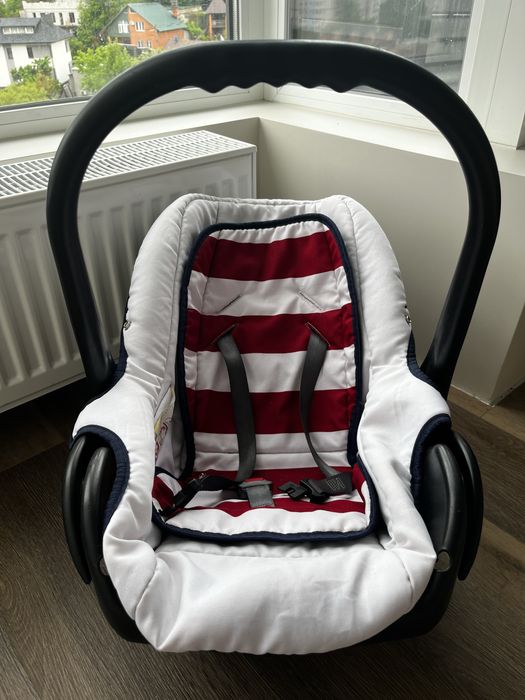 Дитяче автокрісло