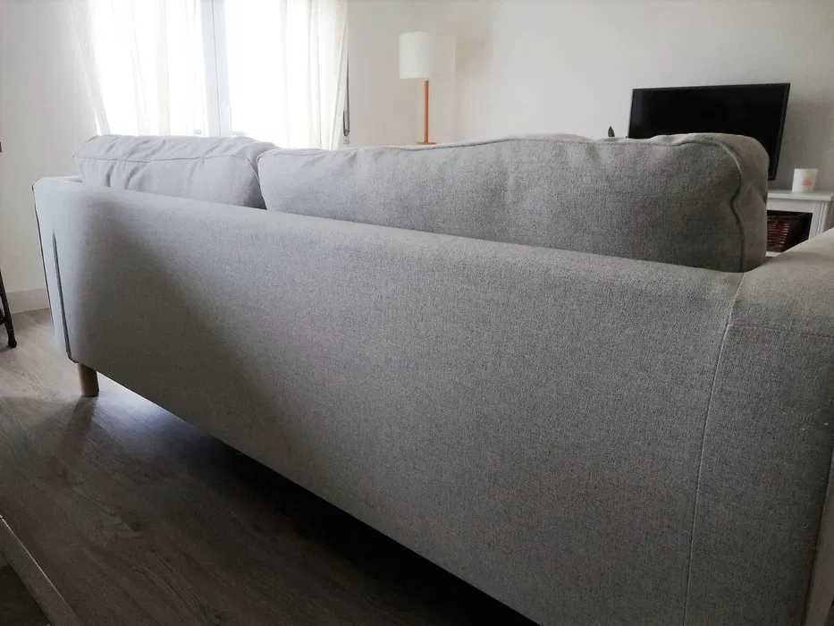 Sofá de 3 lugares bege