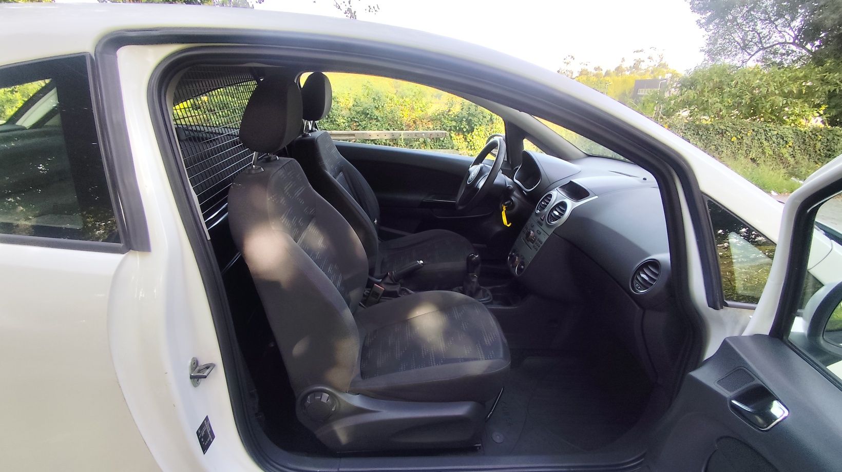 Opel corsa 1.3 CDTI 2014 Bom estado geral kms REAIS ar condicionado