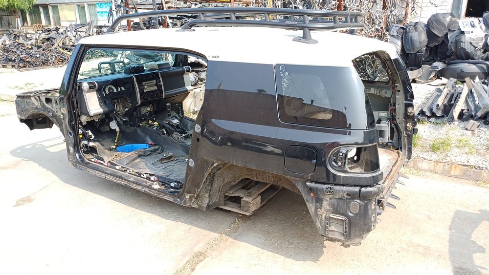 Крыша Toyota FJ Cruiser в сборе