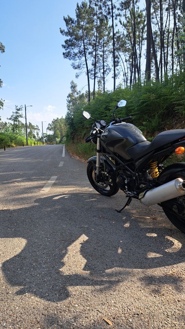 Ducati Monster 695