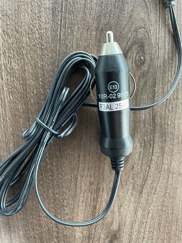 Ładowarka samochodowa do gniazda zapalniczki z mini jack