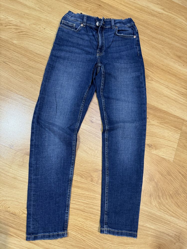 Jeansy Zara roz 164 cm , w pasie gumka do regulacji ,stan bardzo dobry