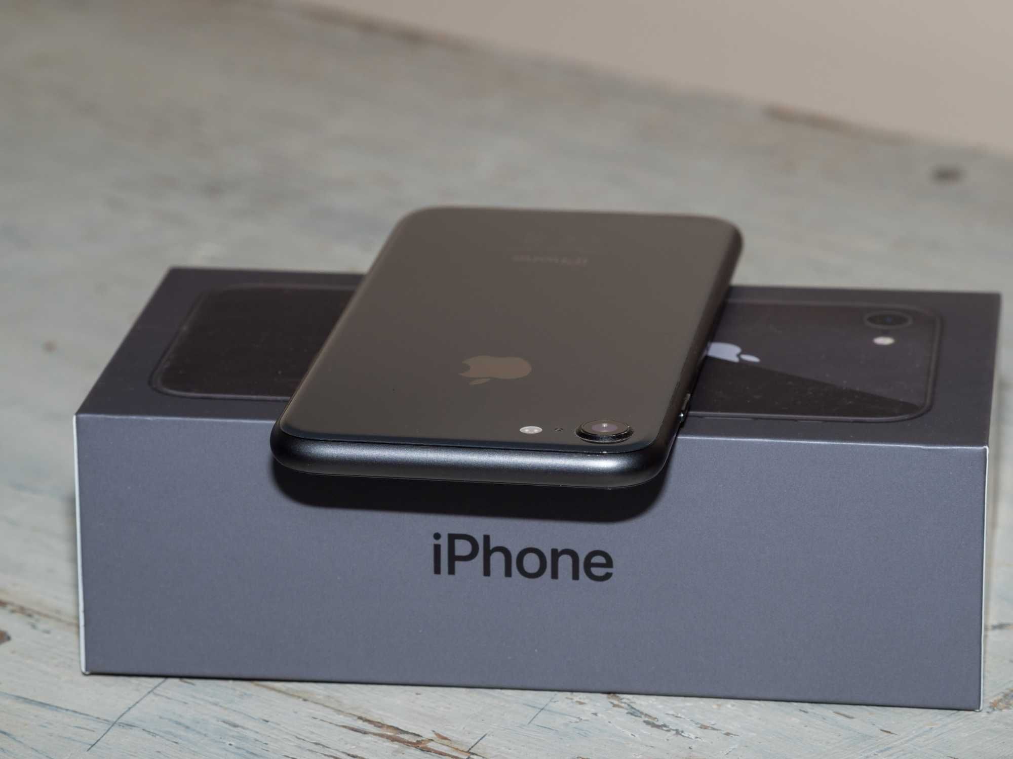 Sprzedam iPhone8 w bardzo dobrym stanie