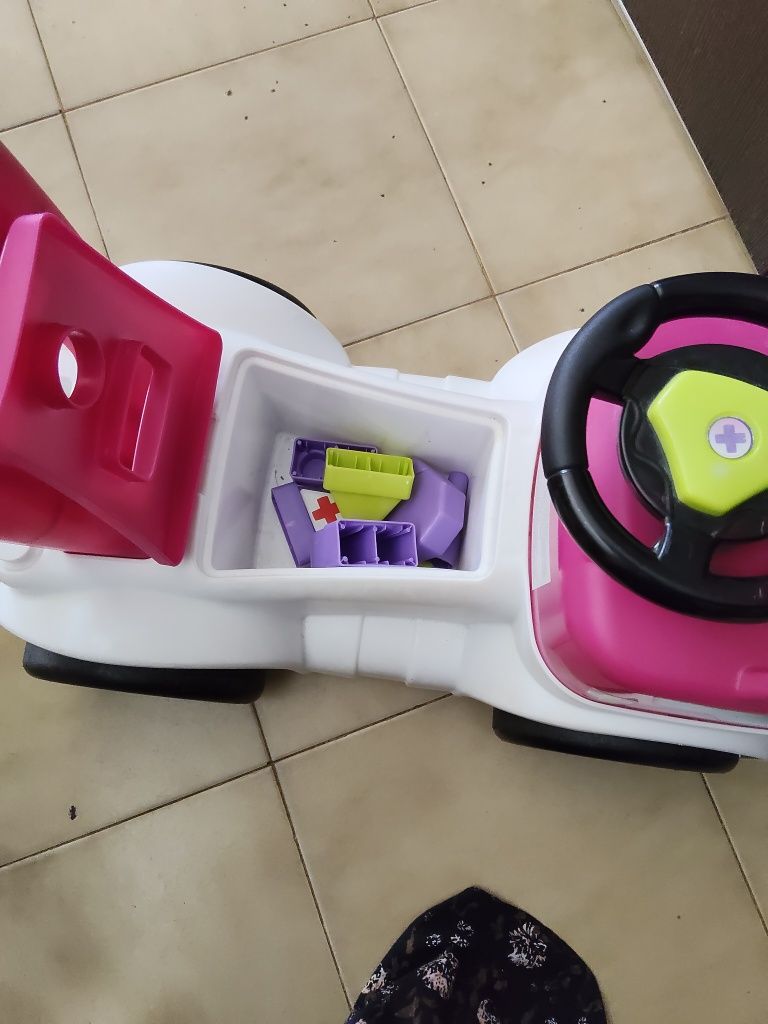 Carrinho ambulância