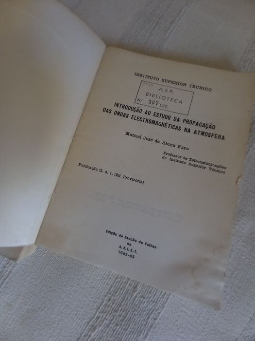 Dois livros do IST Técnico sobre Ondas e Eletromagnetismo