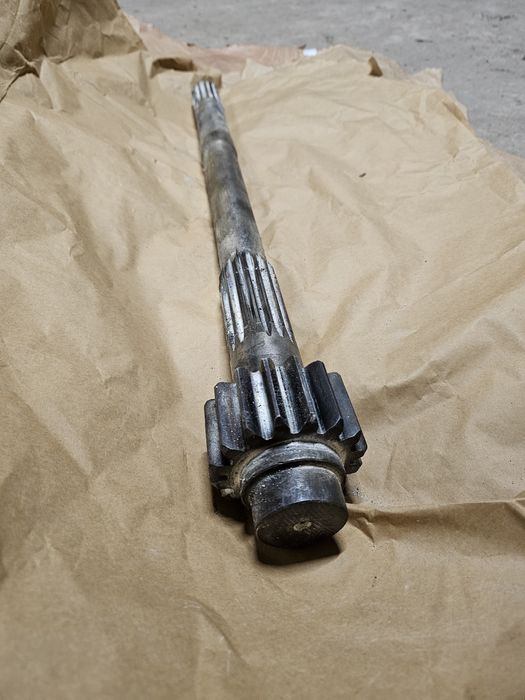 Sprzedam Lewą Półoś zwolnicy do Ursusa C330M