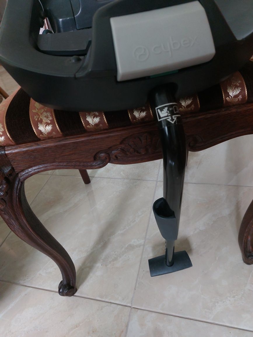 Cybex Aton 5 z bazą