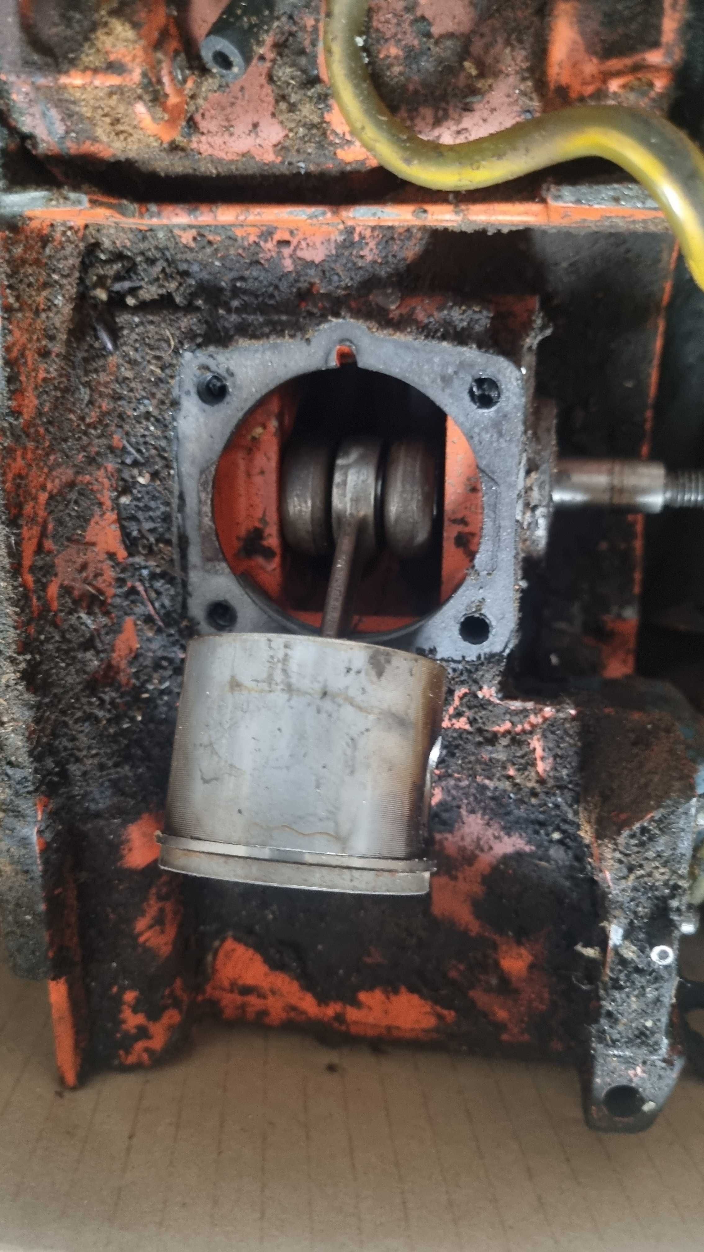 Piła spalinowa Husqvarna 44 Husqvarna 444 pilarka