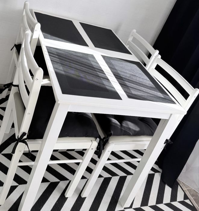 Продам комплект стіл і стільці