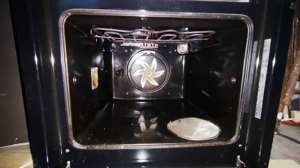 Forno Ariston em inox