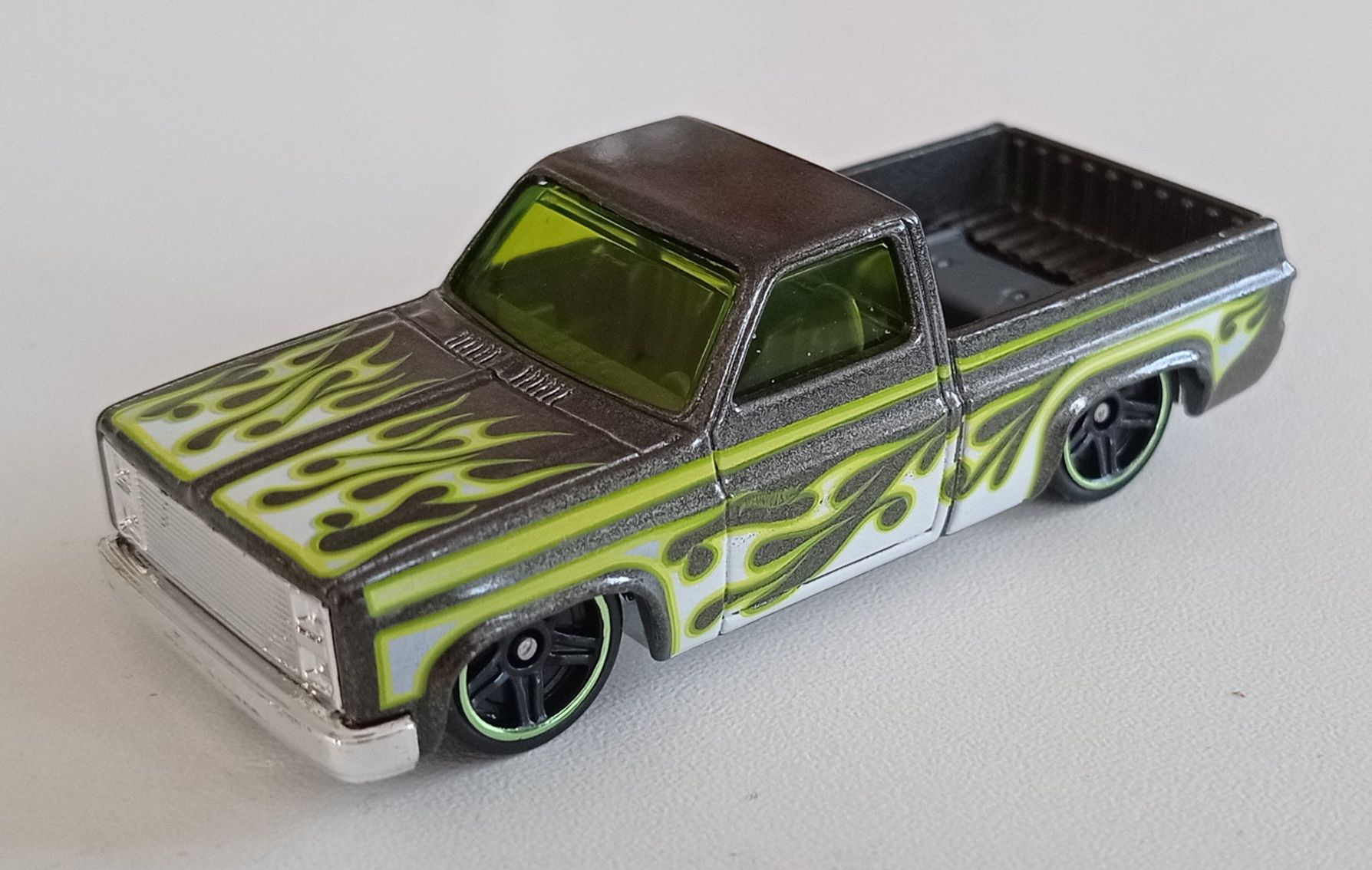 Hot Wheels '83 Chevy Silverado