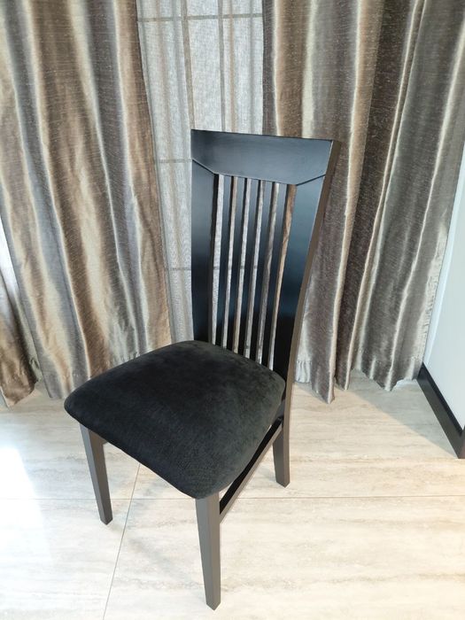 Стільці обідні дерев´яні з м´яким сидінням