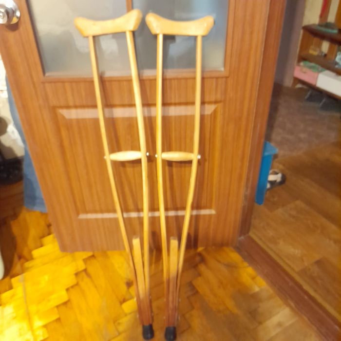 Продам костыли 1000 грн